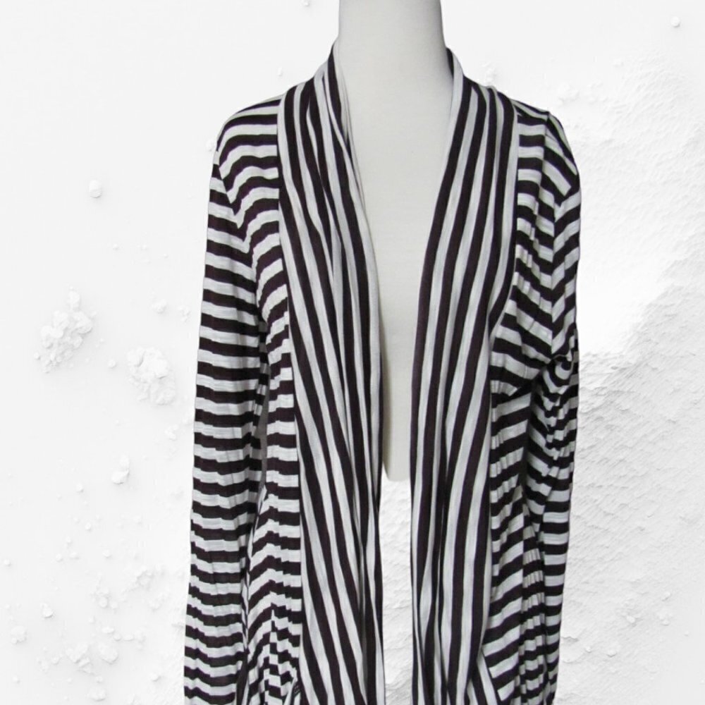 PRETTY YOUNG THING   LADIES  KNIT CARDIGAN/SWEATER   SIZE XL - Picture 2 of 10